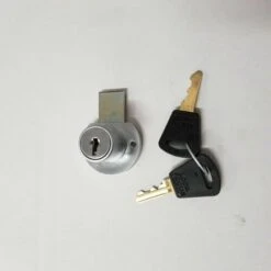 CARAVAN ACCESS DOOR LOCK CAMEC 008231 WITH KEYS 16MM SLIDING TONGUE RETRO STYLE -Rv Parts Store 12 1dd59096 e208 4706 b061 1533d12fccc4